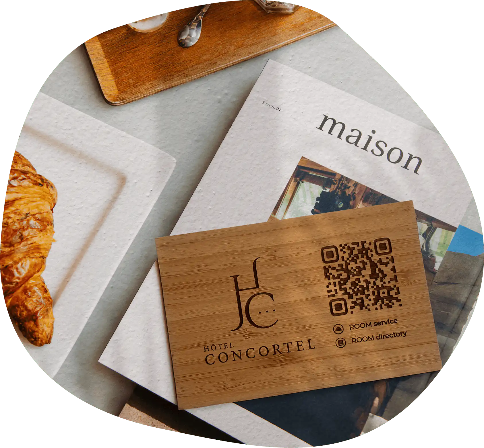 Wooden accessories with live QR codes PIINK Me.